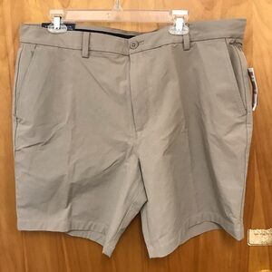 Men’s Vineyard Vines khaki 8” Performance shorts size 38 waist NWT